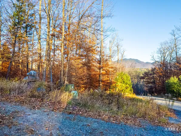7 Hawk Ridge Ln, Saranac Lake, NY 12983