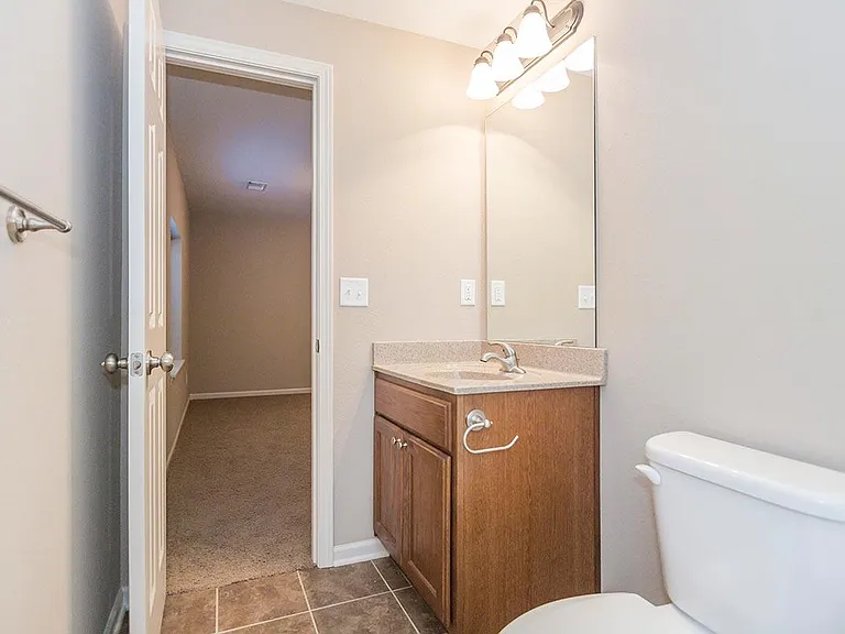 Parkway Oaks Townhomes and Duplexes — Photo 61