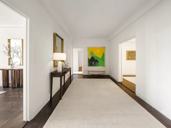 211 Central Park West image 4 of 9