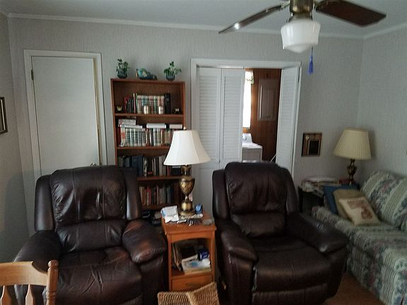 2nd image of 118 Delta Pine Ave