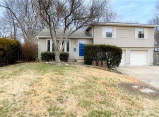 8317 Glenwood St, Overland Park, KS 66212