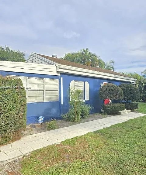 15138 Harrison Rd — Photo 2