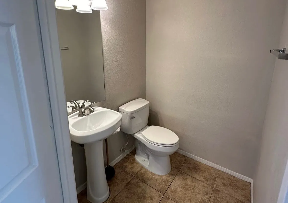 3 bed, 1345 sqft, $1,550 — Photo 4