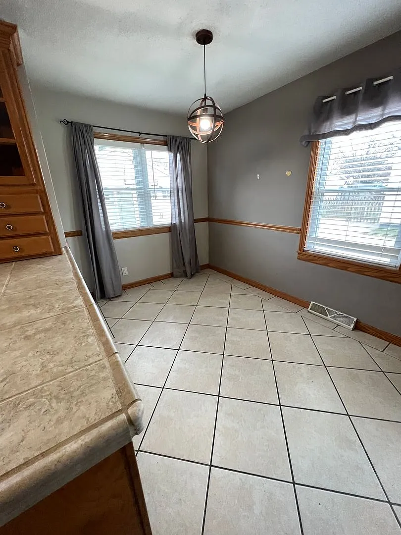 Large 5 Bedroom, 2 Bath La Crosse Rental with Two Living Areas, Garage & Central Air — Photo 4