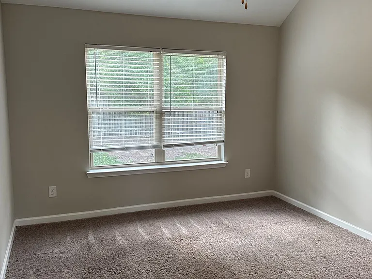 2213 Grandwood Ln — Photo 27
