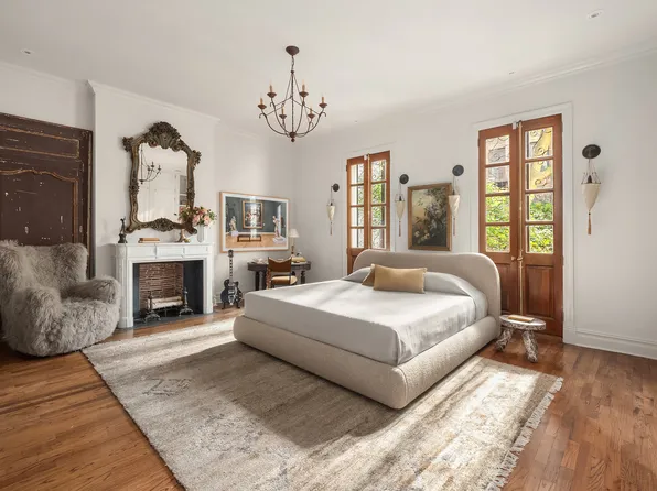 222 East 11th Street image 18 of 30