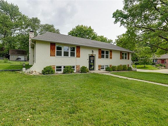 2nd image of 1400 Nancy Ln