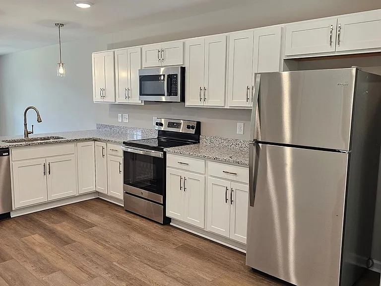 134 Walnut St #A — Photo 17