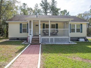 1221 Tuxbury Rd, Bonneau, SC 29431