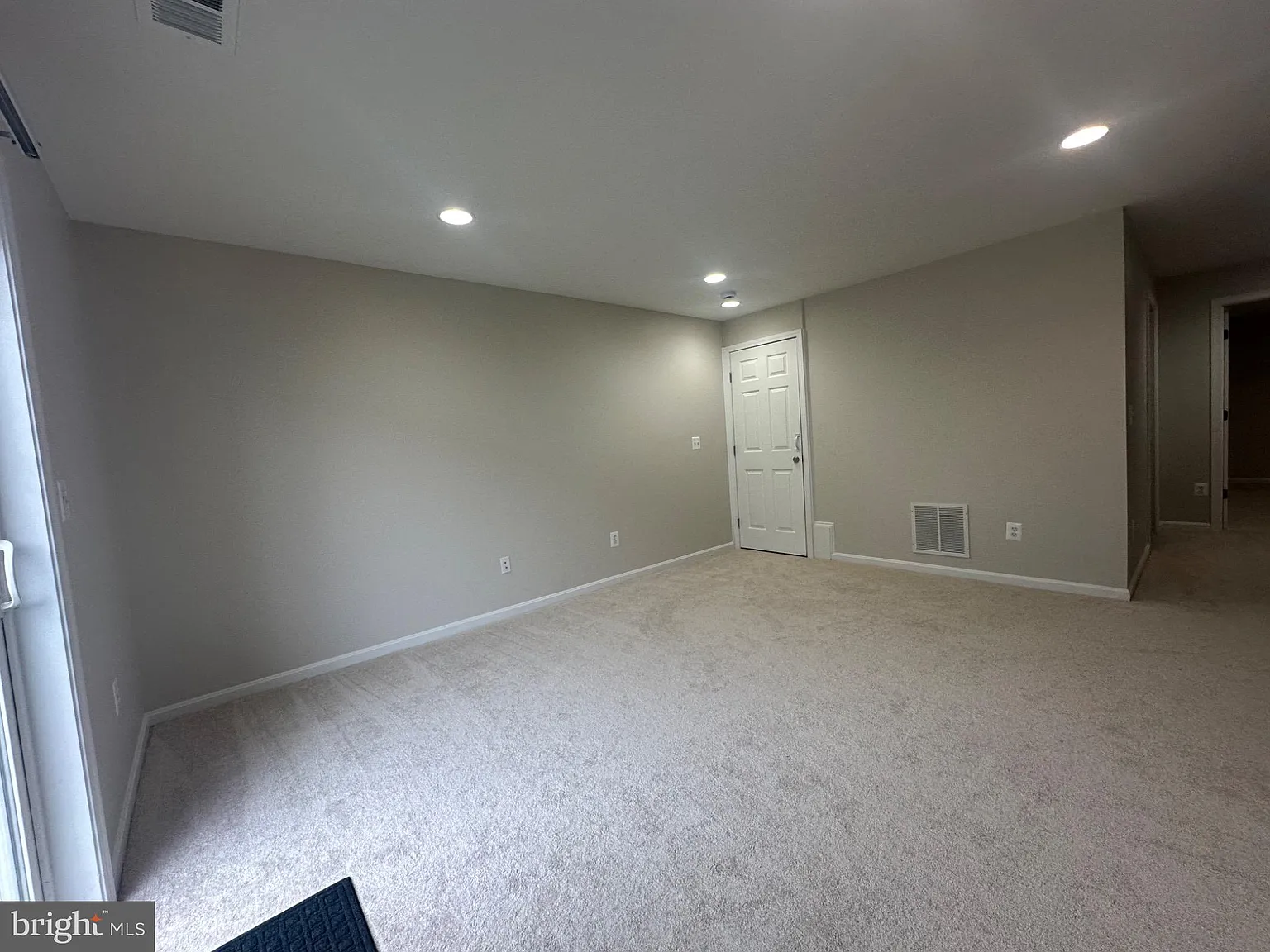 1 bed, 1.0 bath, 2688 sqft, $1,700 — Photo 3
