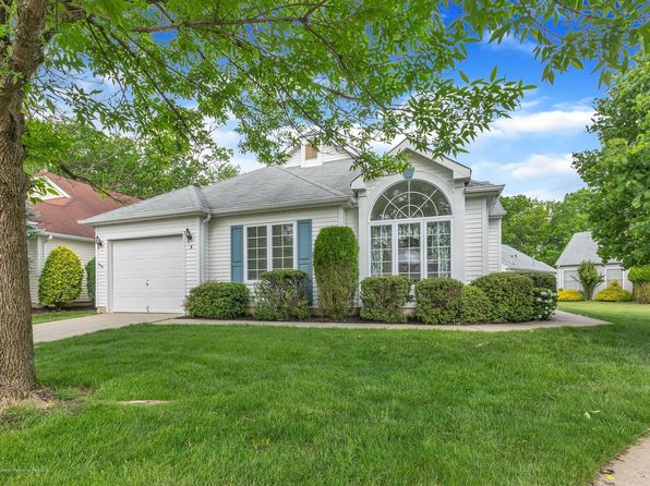 8 Regent Sq Jackson Nj 08527 Zillow