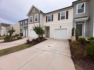 911 Falls Grove Trl, High Point, NC 27265