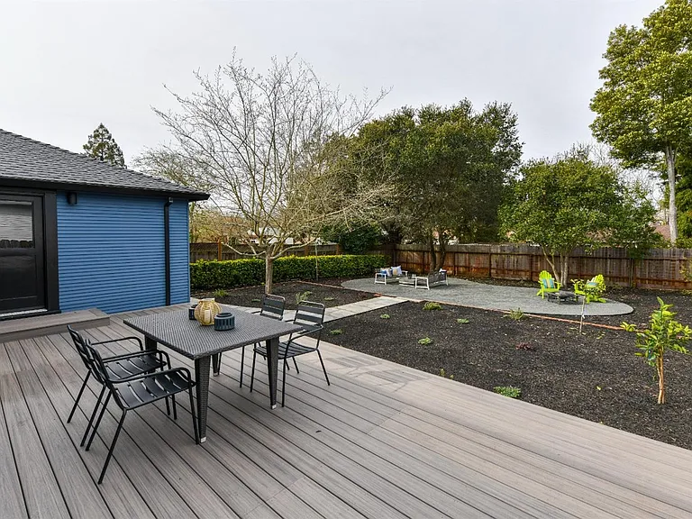 1509 Banks Ave — Photo 6