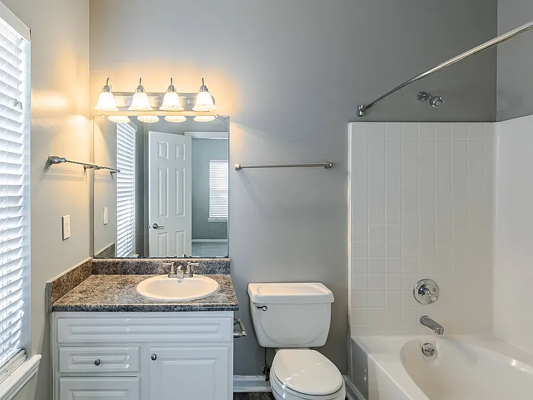 Austin Chase Apartments — Photo 8