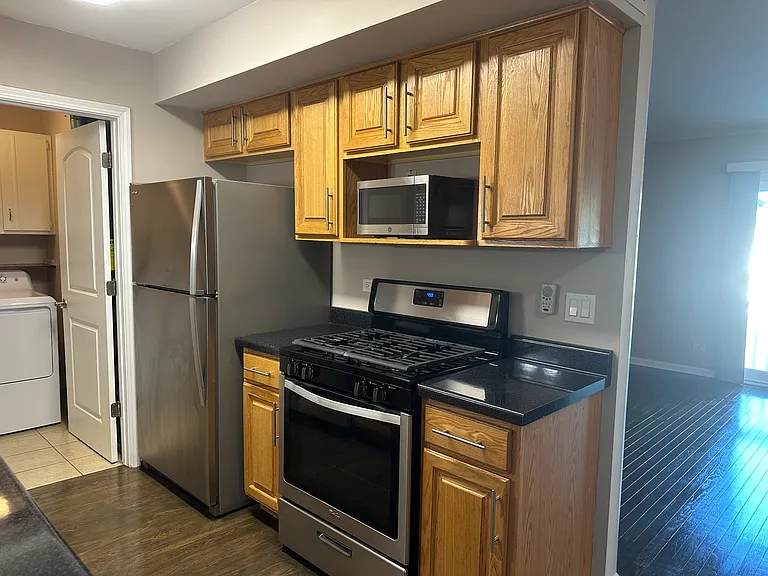 328 Carthage Ct #D — Photo 14