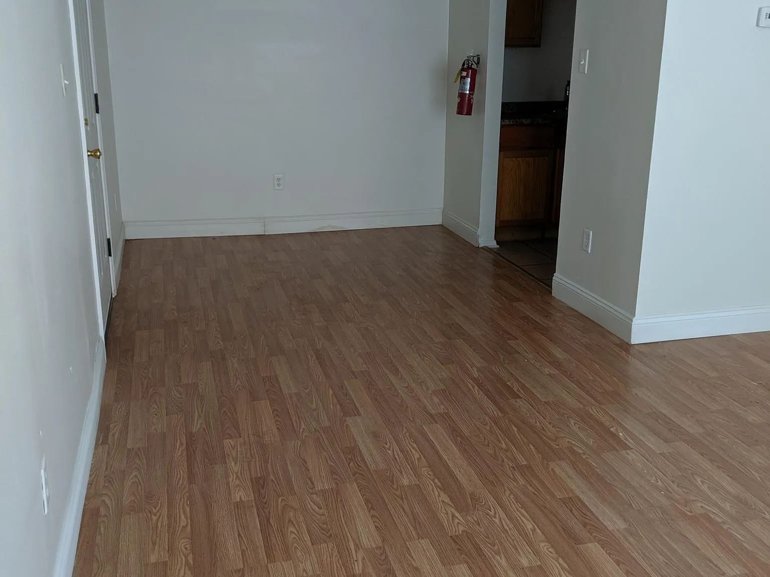 3 bed, 1050 sqft, $2,000 — Photo 2