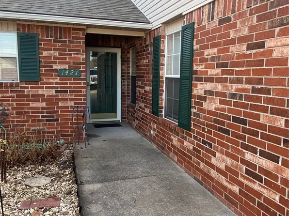 1427 W Evergreen Ln, Claremore, OK 74017