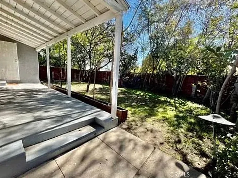 11613 Haynes St — Photo 9