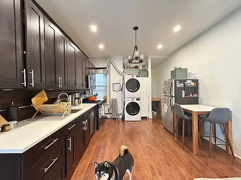 166 Rogers Ave #1R — Photo 4
