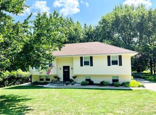11501 N Tracy Ave, Kansas City, MO 64155