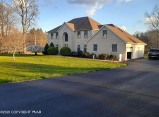 602 Little Mayfair Ct, Stroudsburg, PA 18360