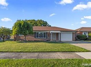 17037 Stricker Ave, Eastpointe, MI