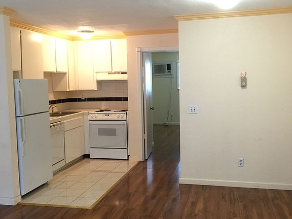 2nd image of 856 Canfield Ct APT 2