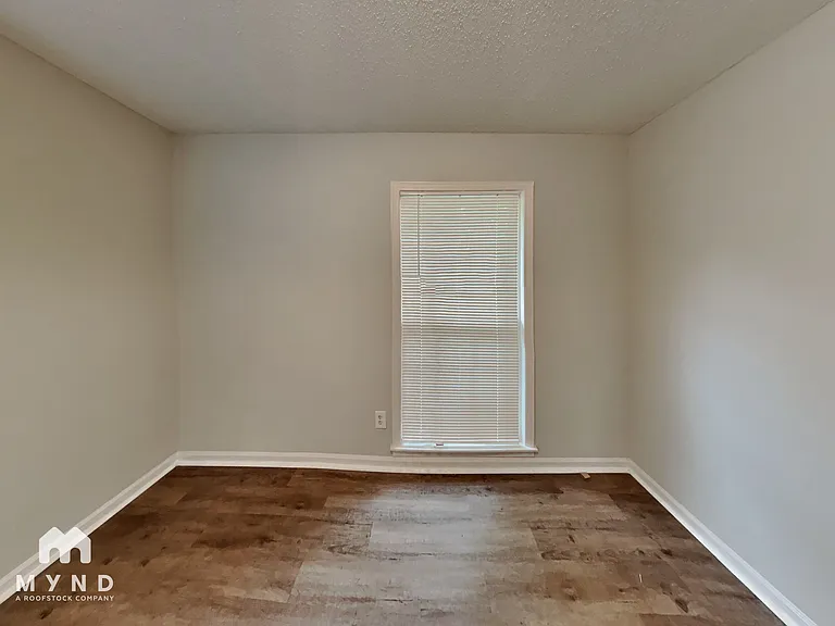 2154 Ashland Dr — Photo 12