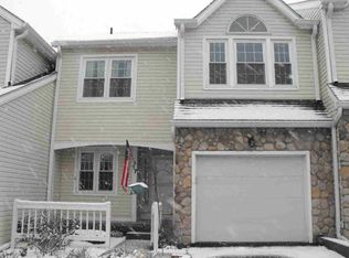 17 Spruce Ridge Dr, Fishkill, NY 12524