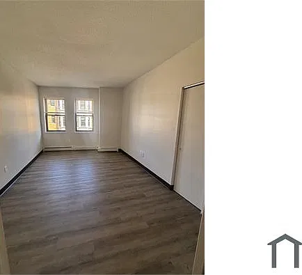 3 bed, 1161 sqft, $3,417 — Photo 2