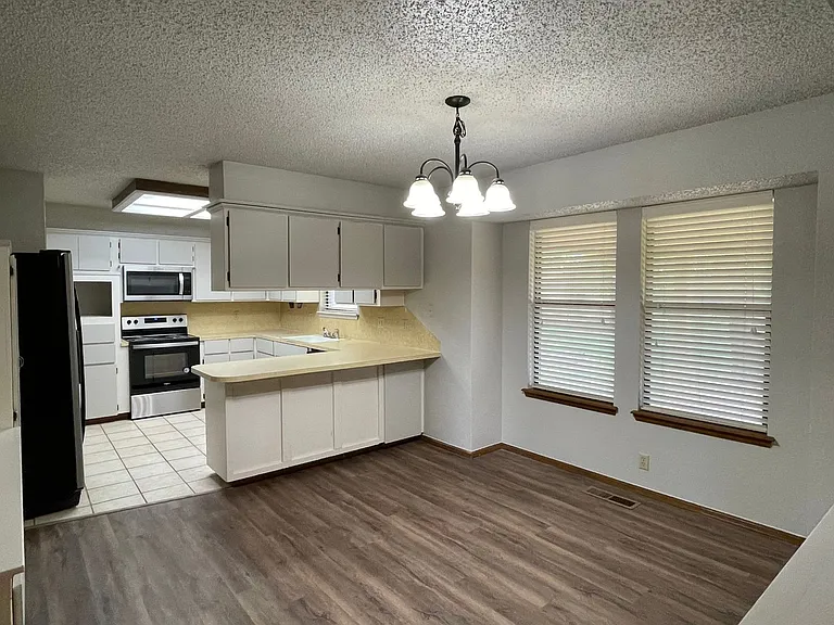 903 Northbrook Ave — Photo 4