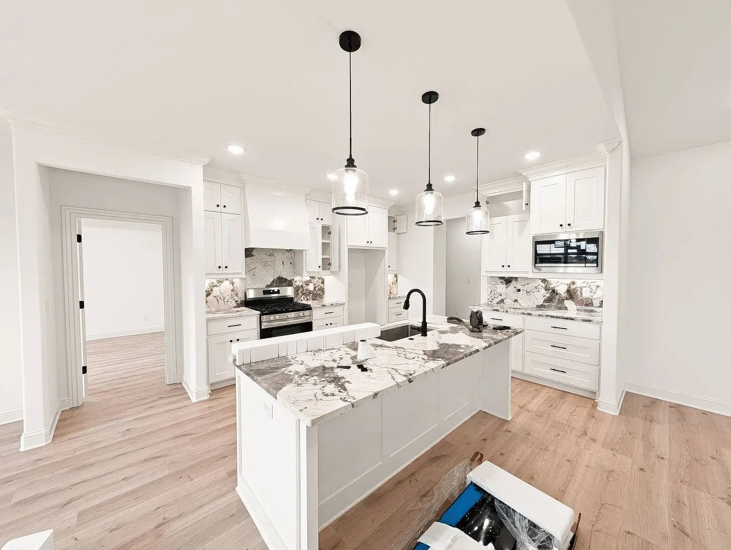 Spacious New Construction Spacious in Growing Spring Creek Farms — Photo 3