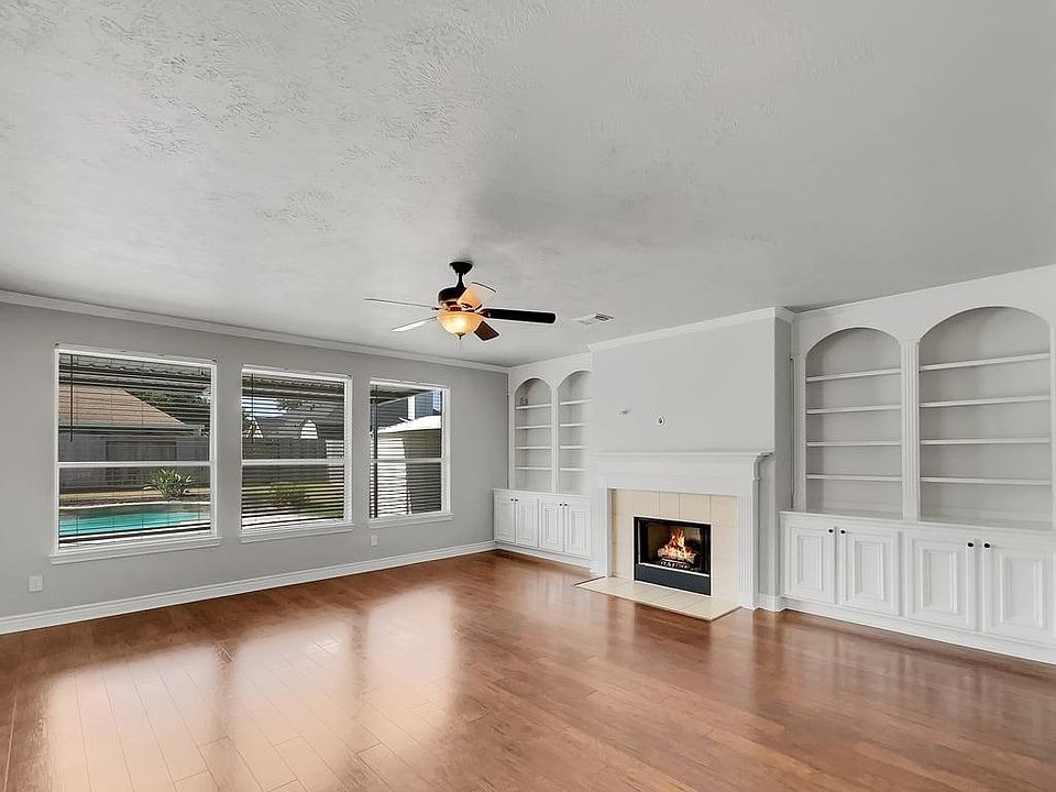 1st image of 1818 N Everglades Dr