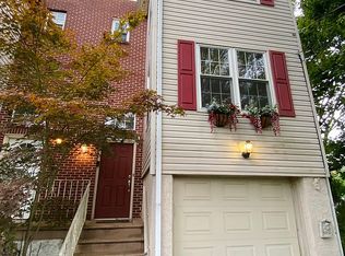 6826 Lawnton St, Philadelphia, PA 19128