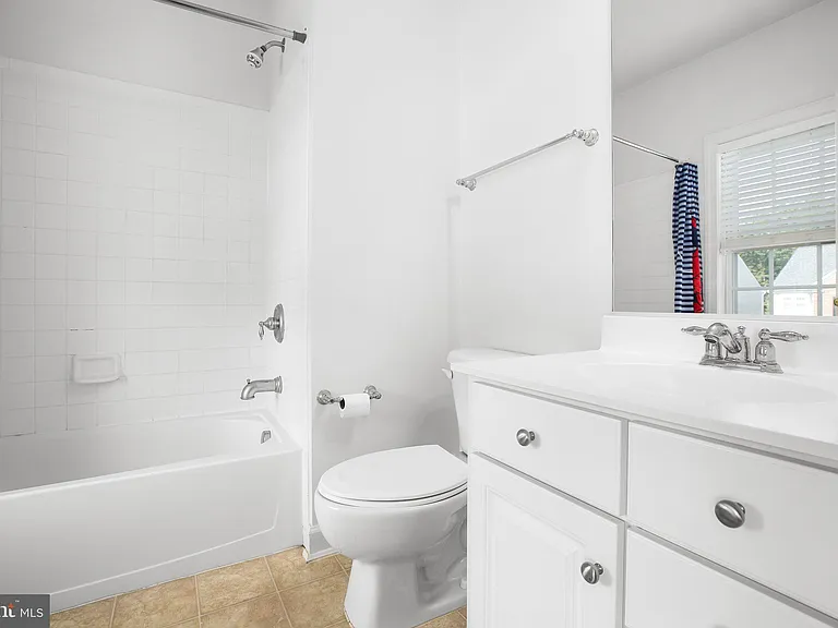 1002 Dorthea Ct — Photo 27