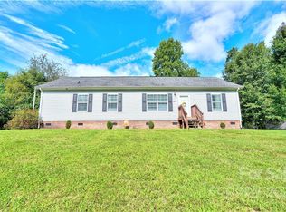 303 Hardin Cir, Grover, NC 28073