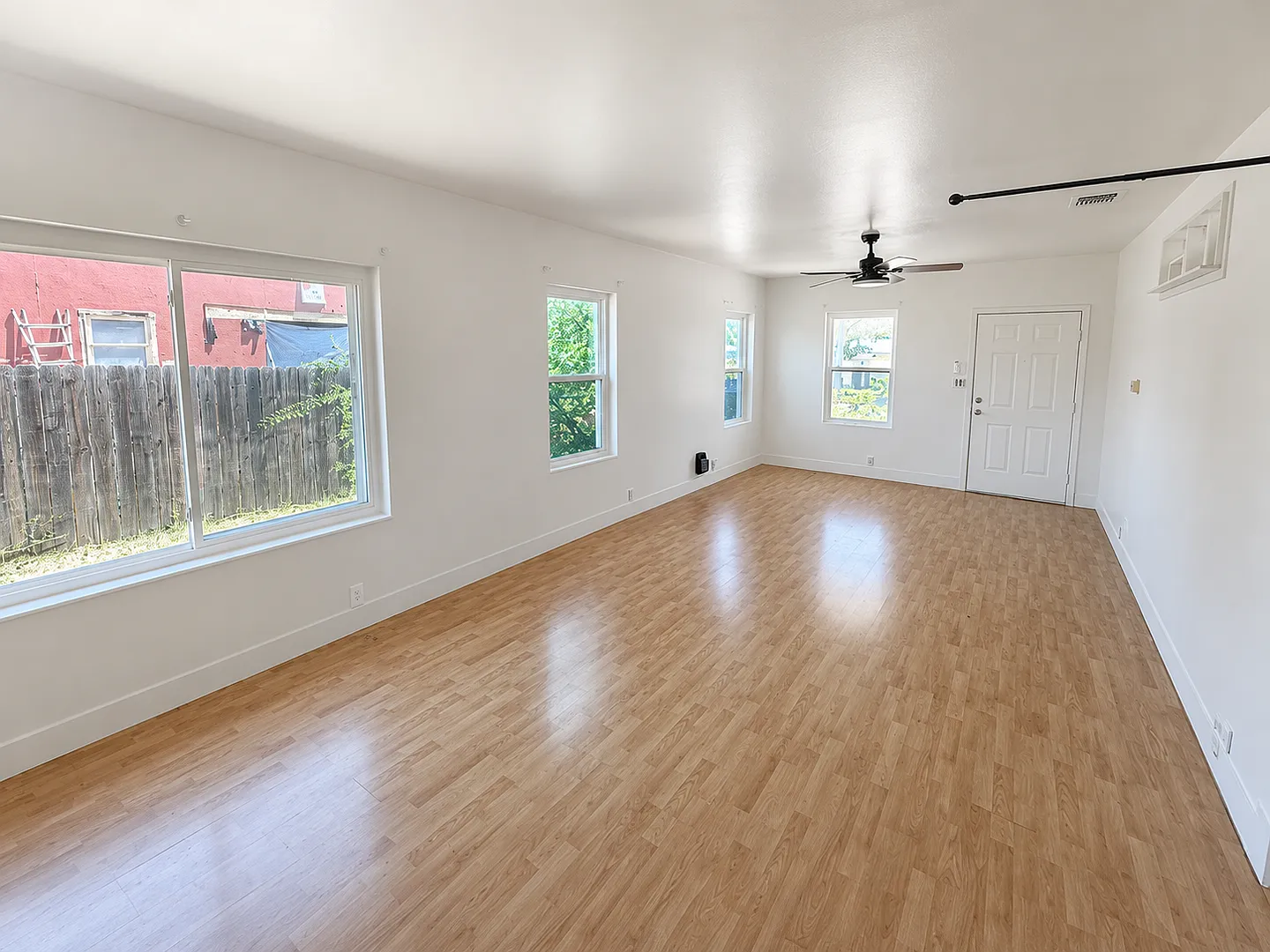 3 Bed 1.5 Bath — Photo 2