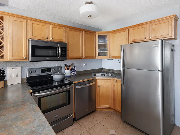 909 N Logan St #8F — Photo 11