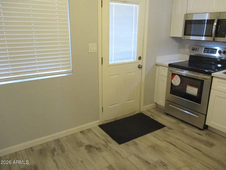 822 W Knox Rd — Photo 6