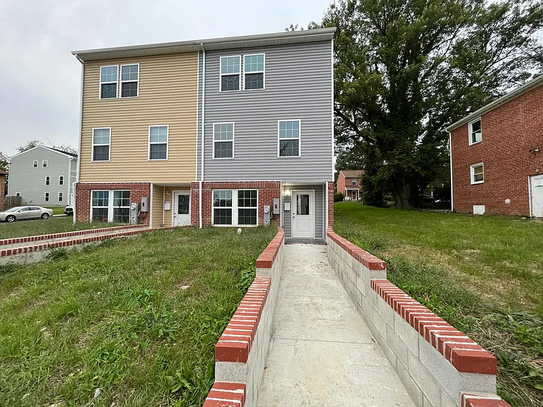 1002 E Cold Spring Ln — Photo 12