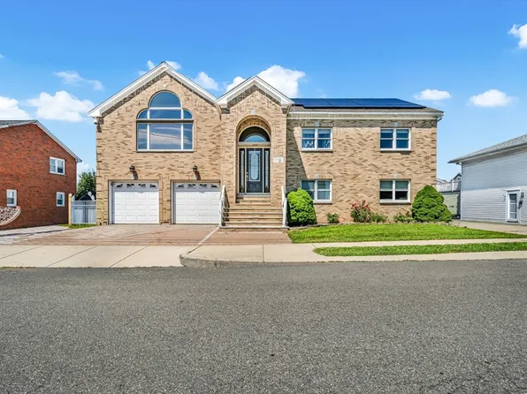 33 Tedford Ave, Revere, MA 02151