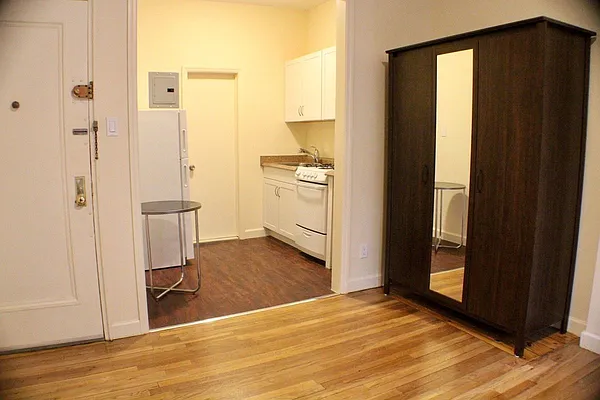 Rented by Brown Harris Stevens | media 7