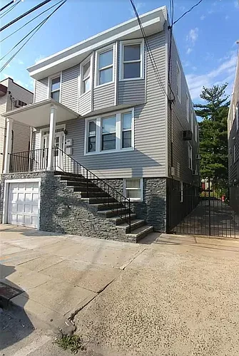 1302 7th St Photo 1
