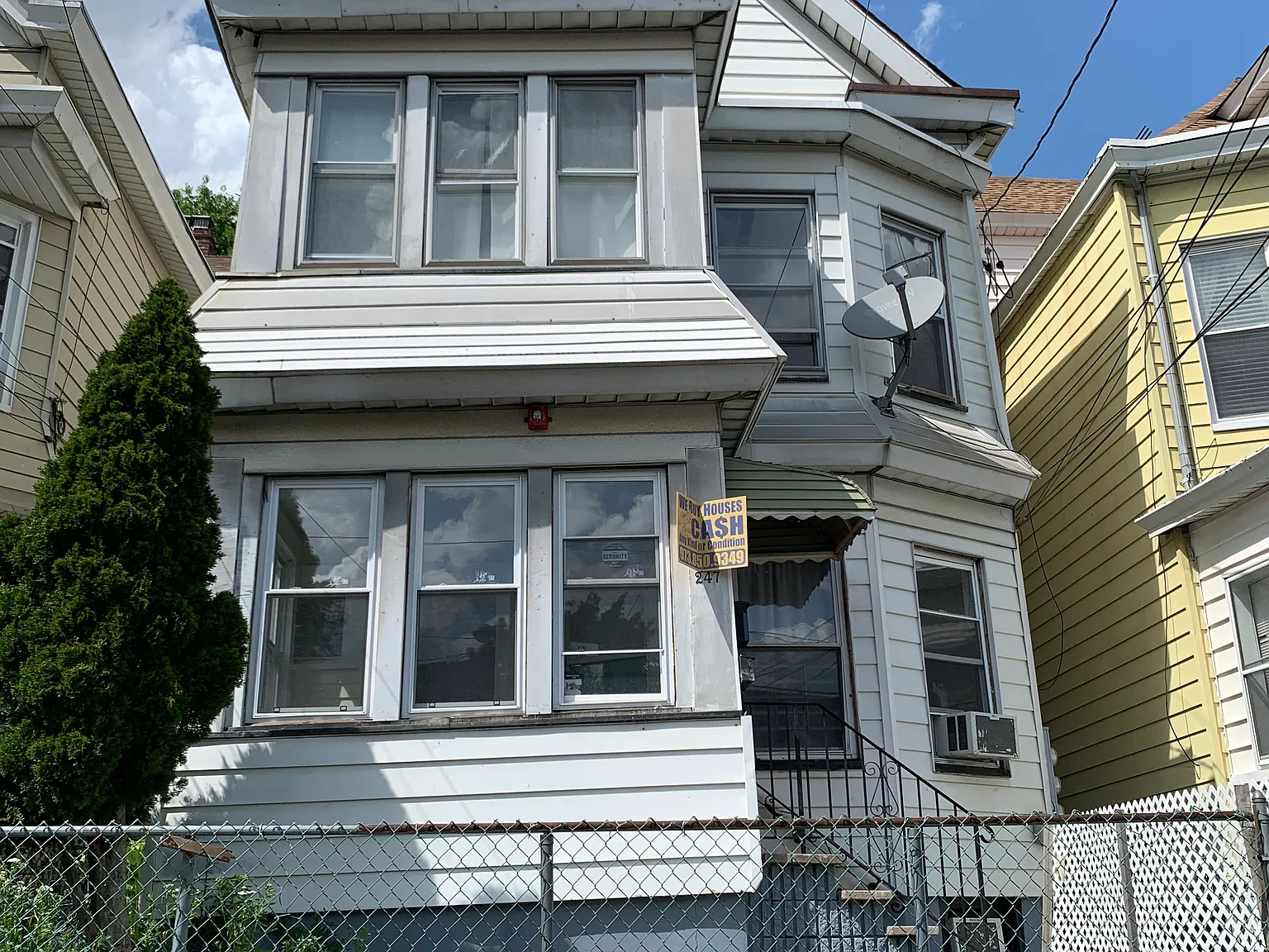 3 bed, $2,100 — Photo 1
