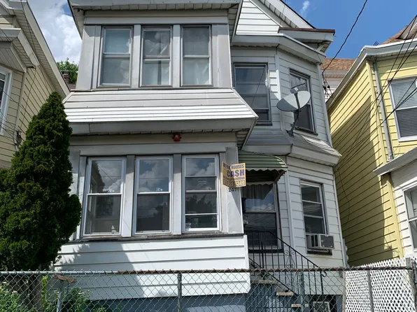 247 17th Ave APT 2, Paterson, NJ 07504