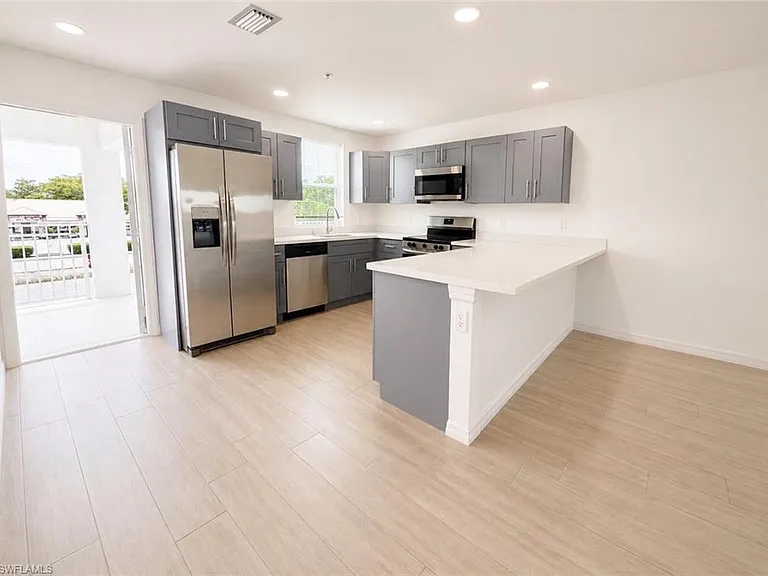 3815 Chiquita Blvd S — Photo 26