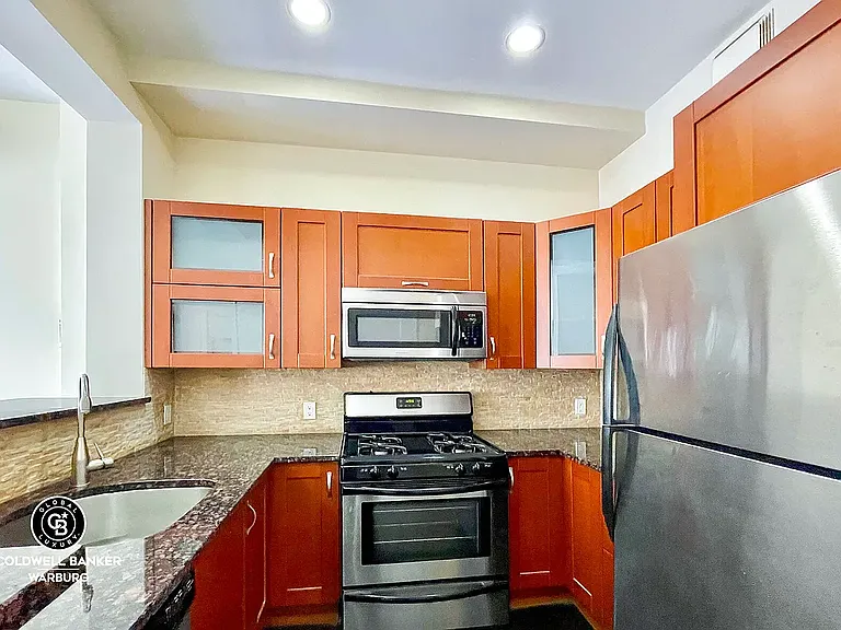 38 W 83rd St #3R — Photo 4