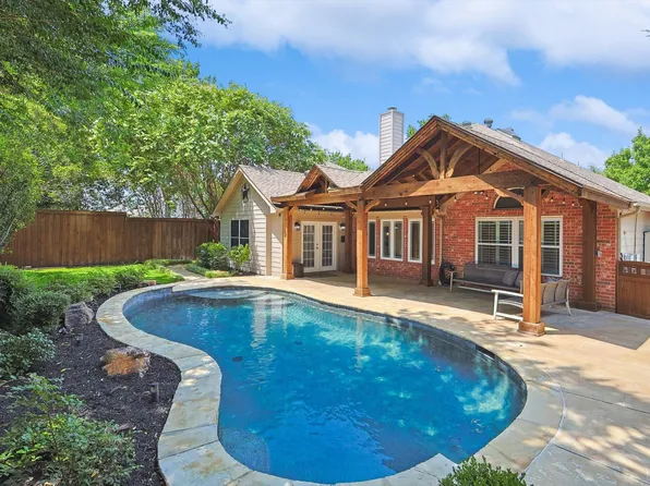 2604 Brandi Ln, Corinth, TX 76210