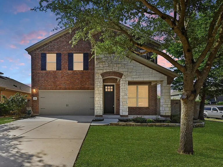 351 Wincliff Dr — Photo 1
