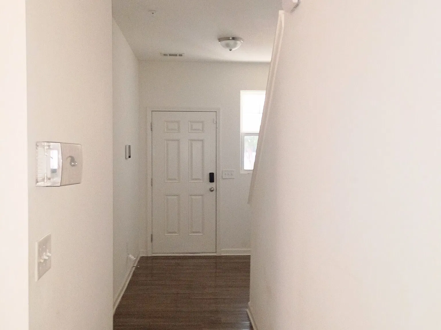 3 bed, 2.5 bath, 2896 sqft, $1,850 — Photo 4